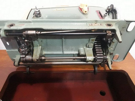 מכונת תפירה lada