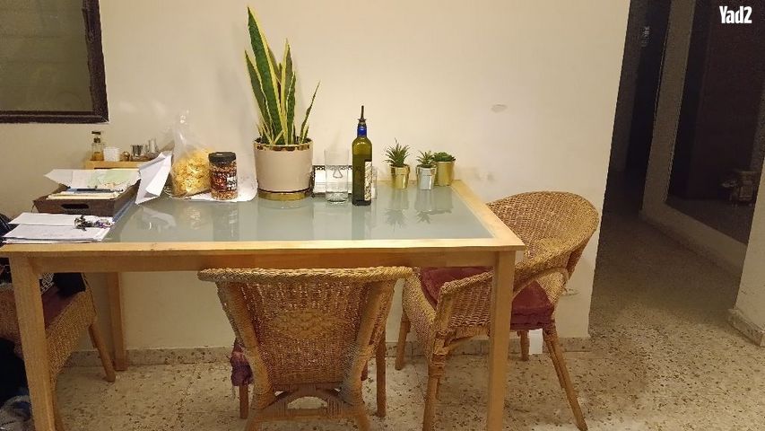 שולחן
