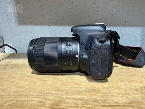 Canon EOS 800D