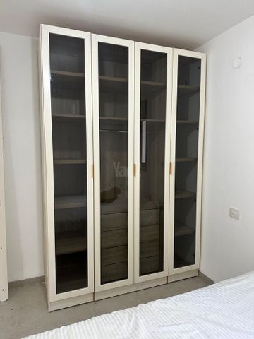 ארון בגדים