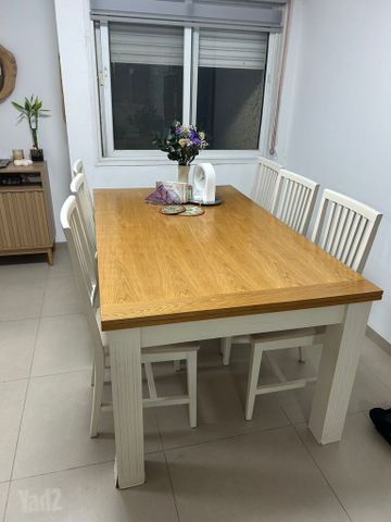 שולחן אוכל