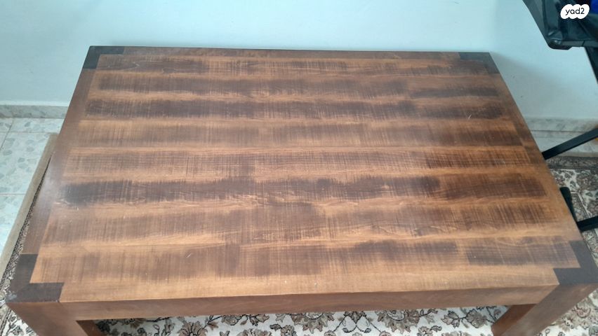 שולחן עץ מלא