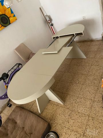 שולחן אוכל
