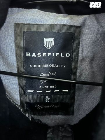 ז׳קט  Basefield