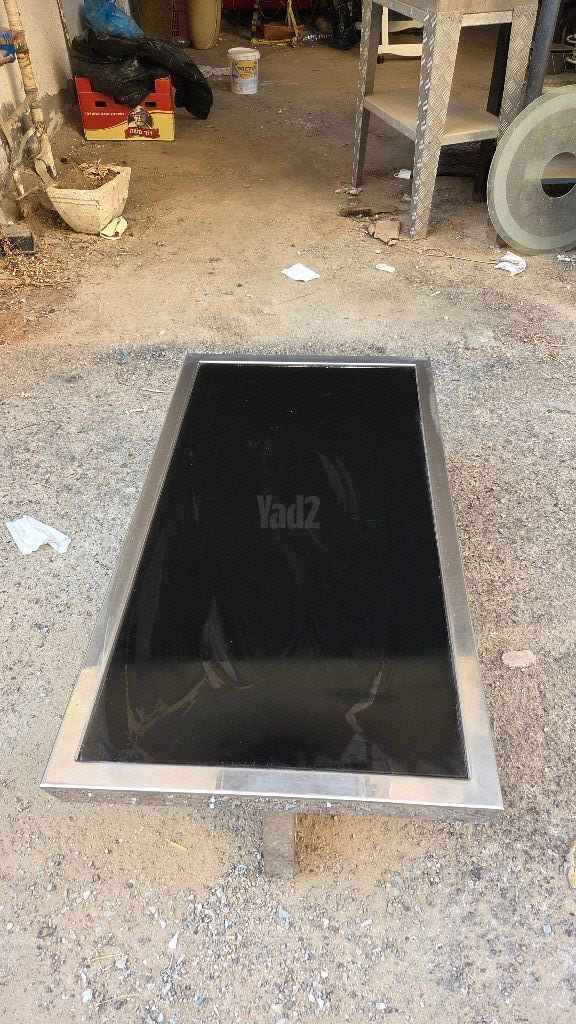 שולחן נירוסטה