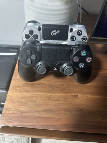 Playstision 4 pro 1 tb