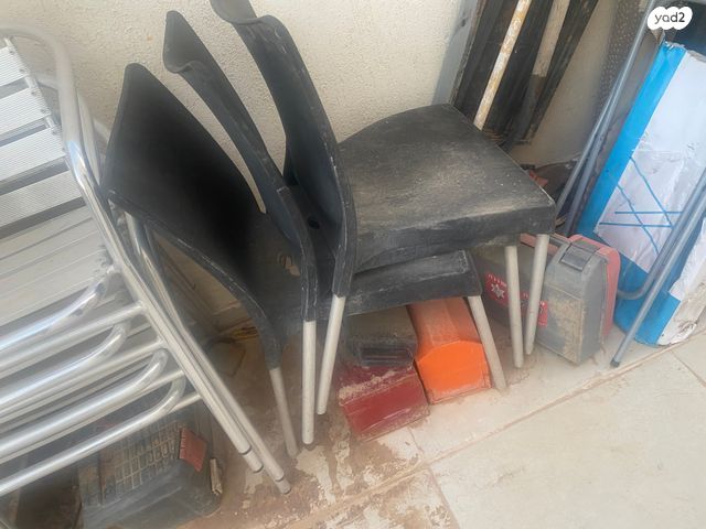 כיסאות