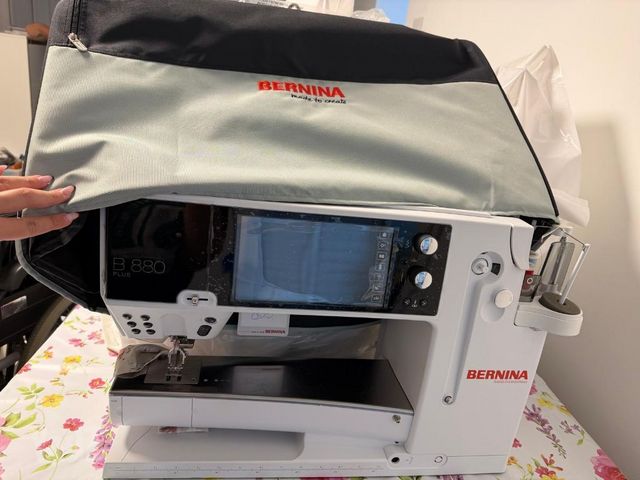 Bernina b880 plus
