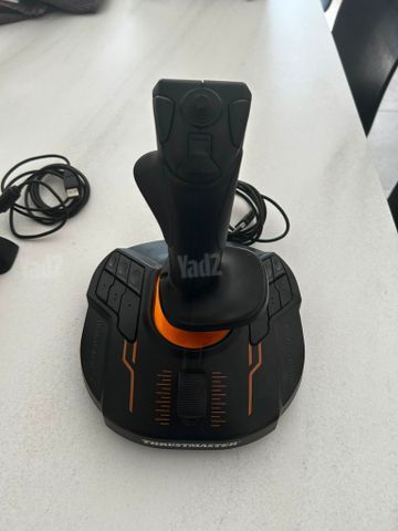 THRUSTMASTER T.16000M