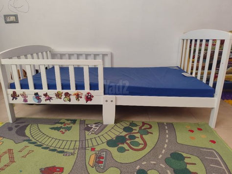 מיטת מעבר מעץ