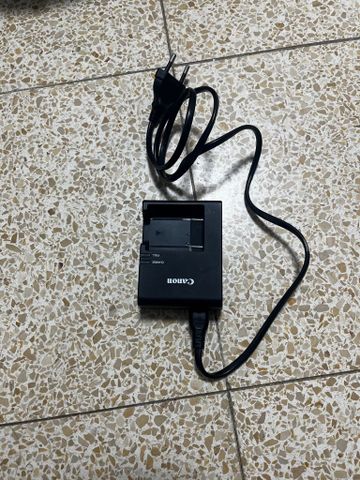 Canon EOS 2000D