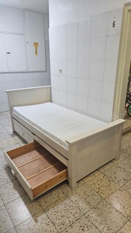 מיטת יחיד
