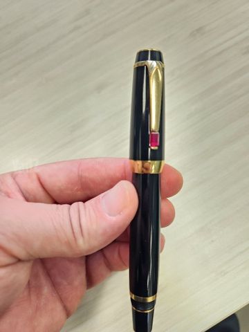 עט רולר montblanc