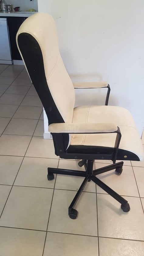 כיסא משרדי
