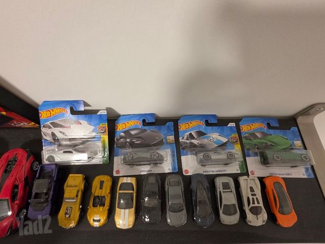 רכבי hotwheels