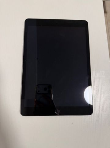 עם סים Ipad 10.2