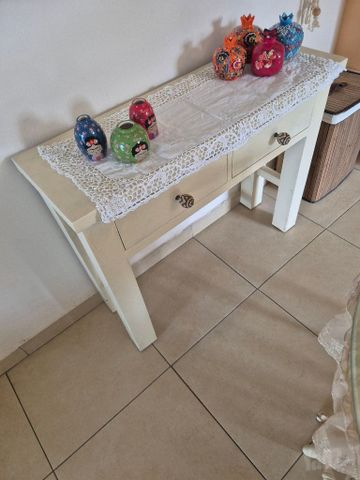 שידת קונסולה