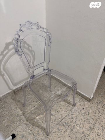 כסא אקריל