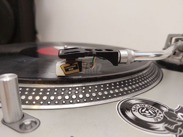 פטיפון Technics sl1200mk2
