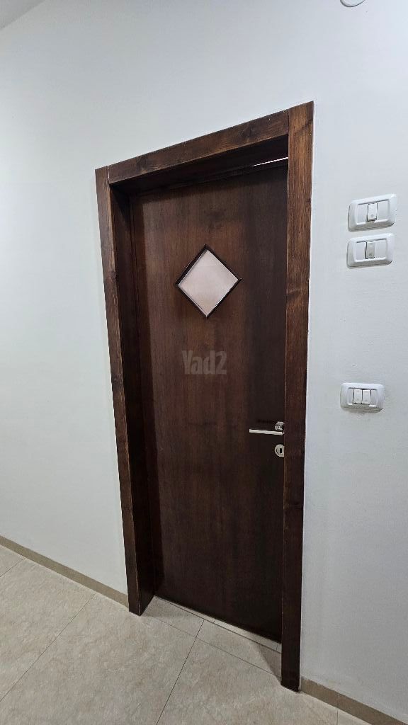 דלתות עץ