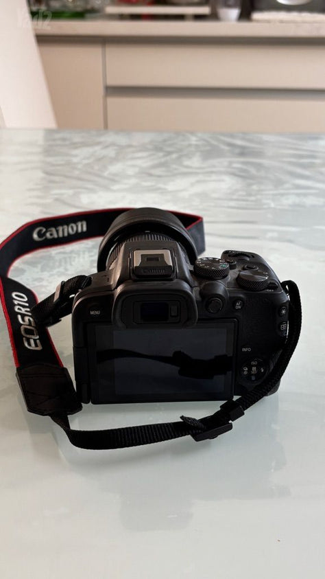מצלמה canon eos r10