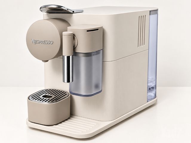 לבנה Nespresso Lattissima One