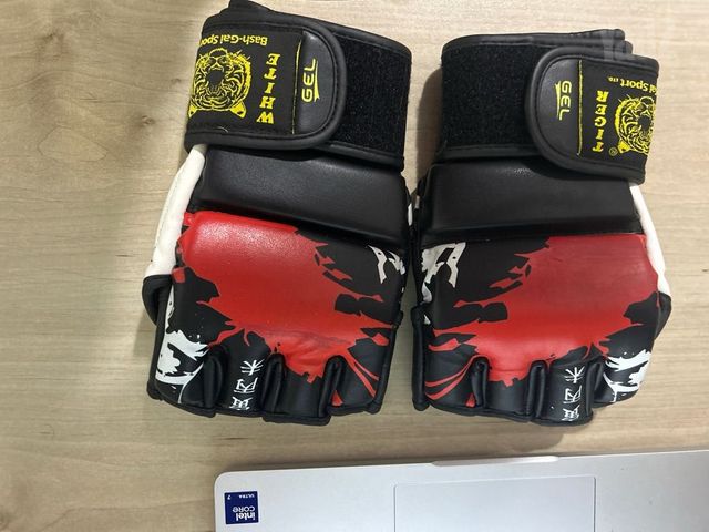 כפפות mma פתוחות