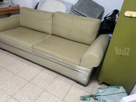 ספה יפה. ומושלמת כחדשה נוחה