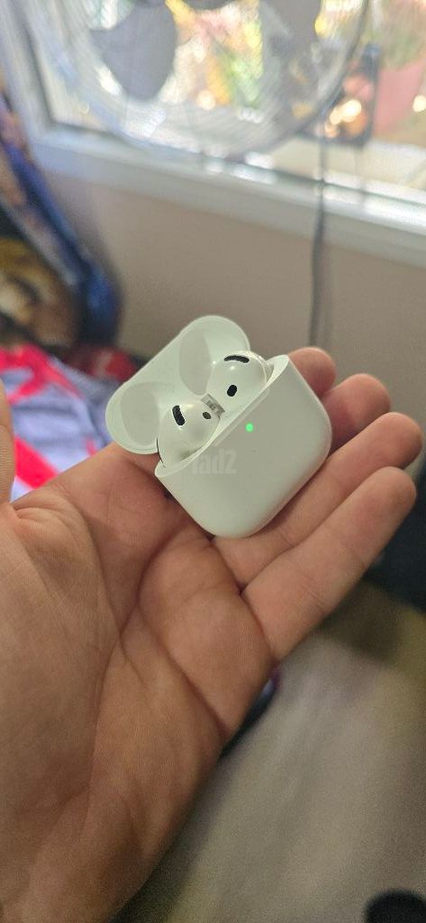 Air pods 4