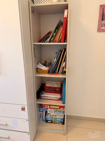 כוננית ספרים