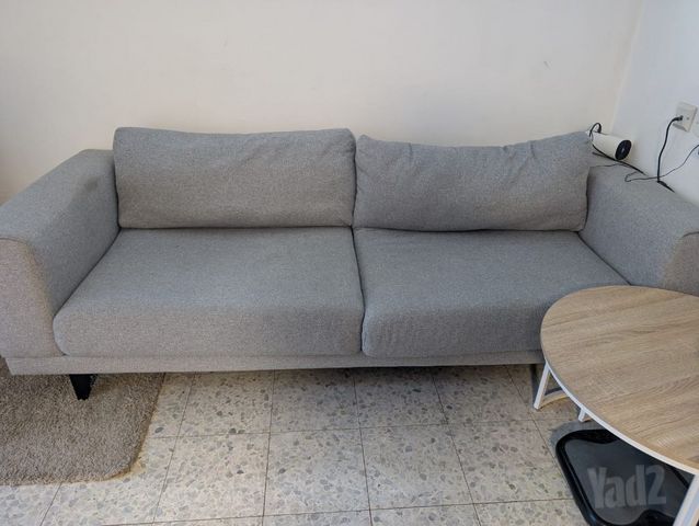 ספה תלת מושבים