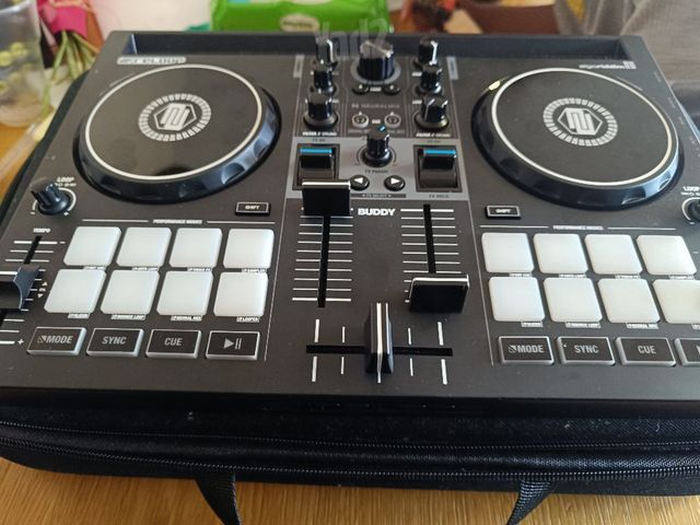 Dj Controller reloop buddy
