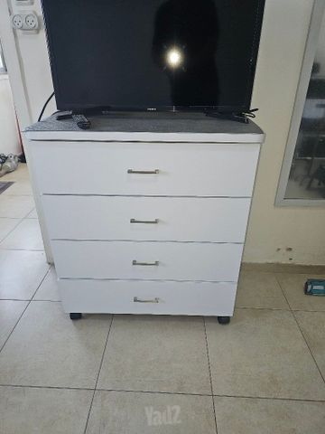 שידה במצב חדש