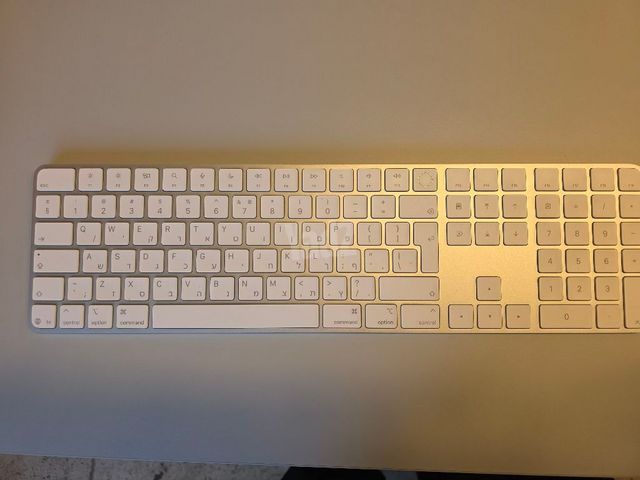 מקלדת mac models with apple