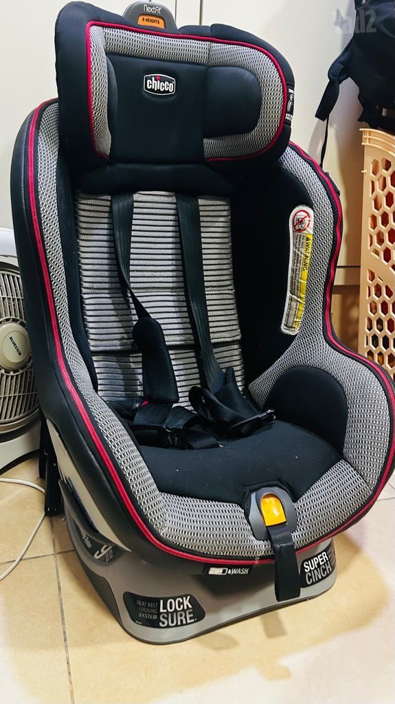 כיסא תינוק מפואר CHICCO