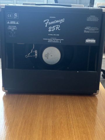 Fender Frontman 25R