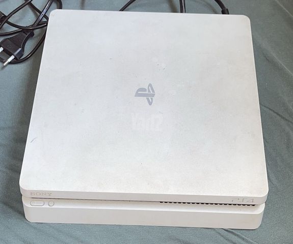 Sony PlayStation 4