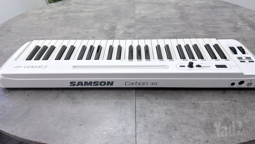 מקלדת שליטה Samson Carbon 49