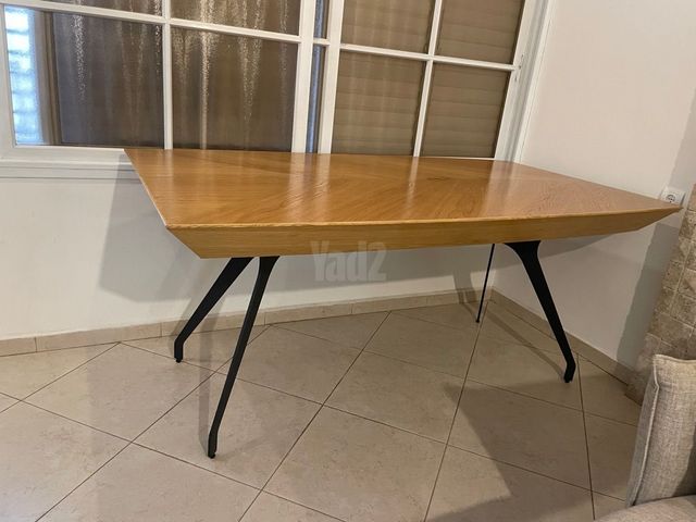 שולחן