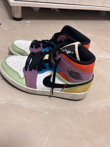 Air Jordan 1 Mid SE 