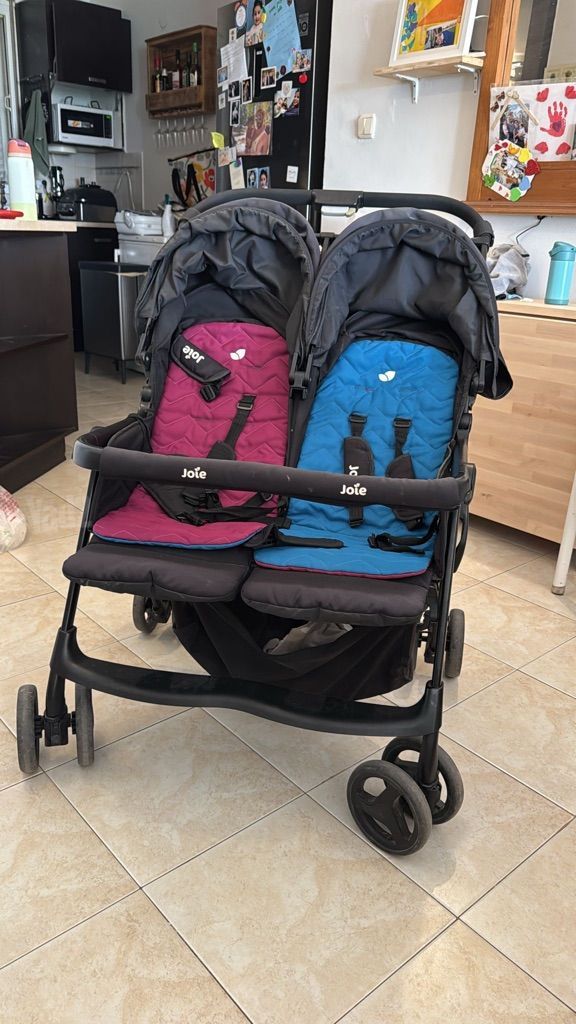 עגלת תאומים