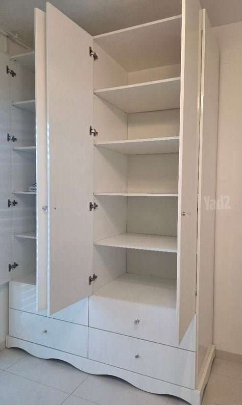 ארון בגדים