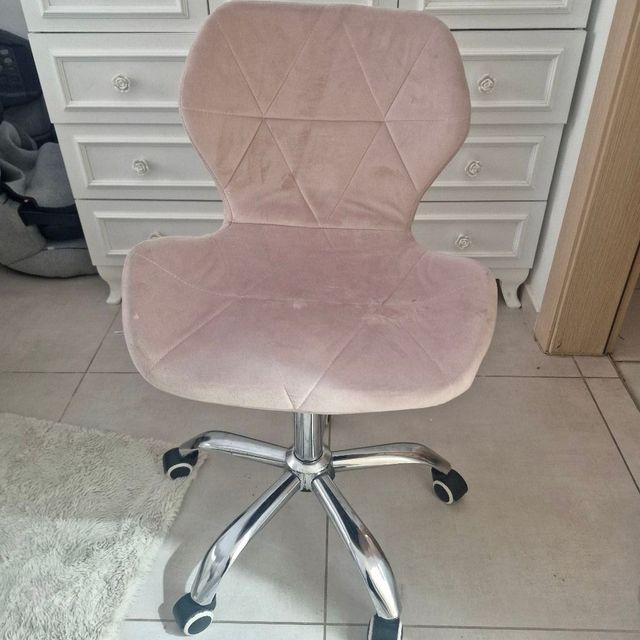 כסא מסתובב
