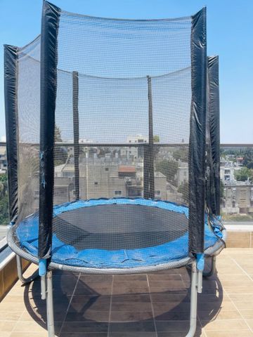 תרמפולינה