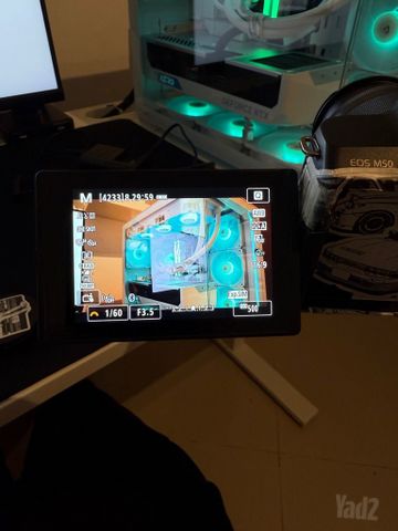Canon M50