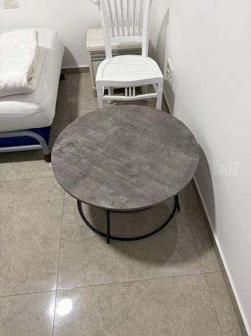שולחן