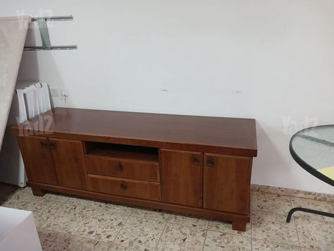 מזנון מעץ מלא