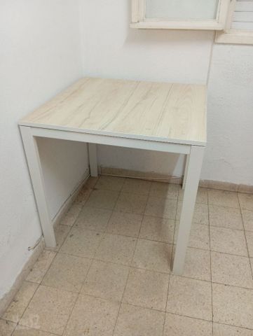 שולחן