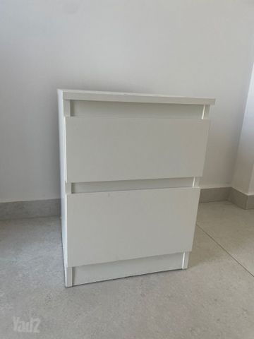 שידת עץ