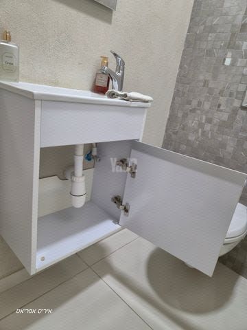 ארון אמבטיה